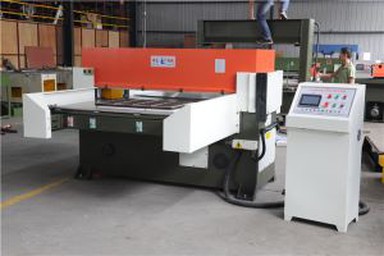 Automatyczna 4-kolumna Blister Cutting Machine, cztery kolumny Prasa do cięcia belek