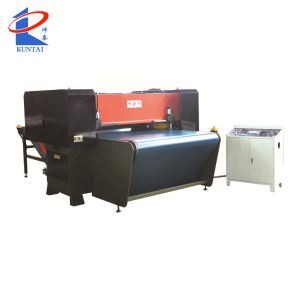 Przenoszenia taśmy typu precyzyjne cztery kolumny Die cięcia maszyna prasa